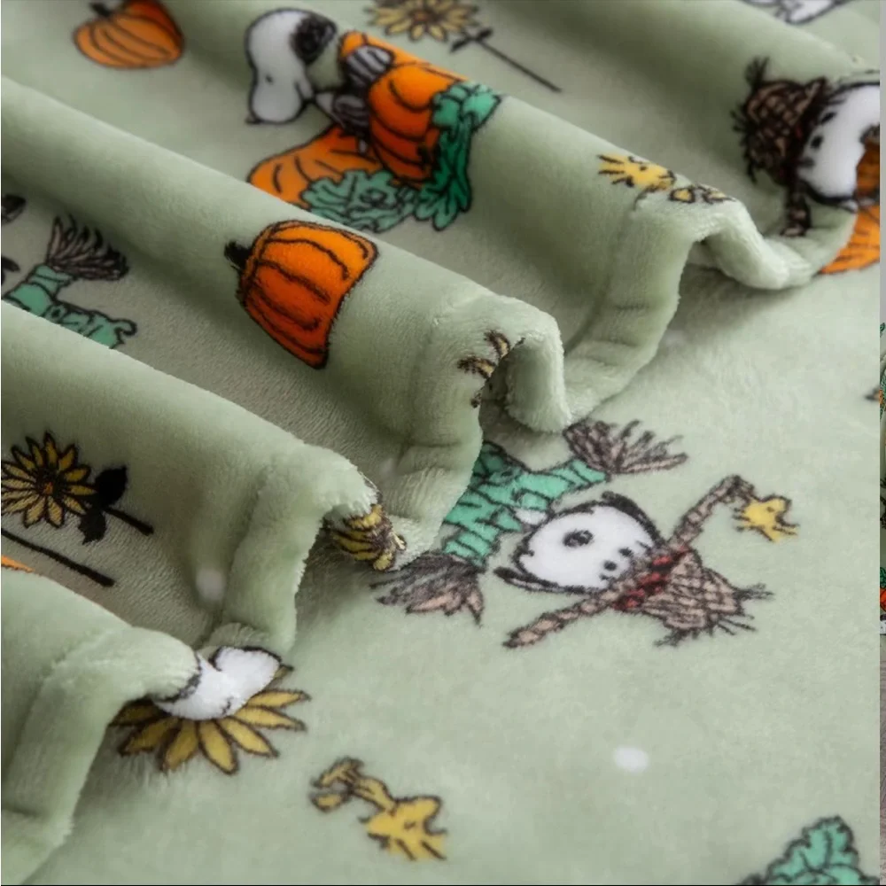 NWT-BERKSHIRE- Peanuts- Snoopy & Woodstock- Green Fall VelvetSoft Blanket 55x70